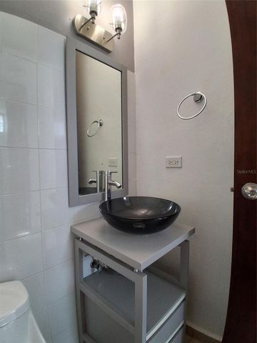 J3 SEROTINA BOSQUE DE LOS PINOS, Bayamon, PR 00956