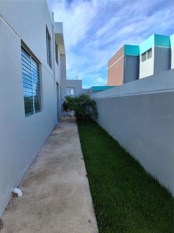 J3 SEROTINA BOSQUE DE LOS PINOS, Bayamon, PR 00956