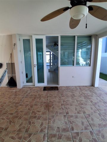 J3 SEROTINA BOSQUE DE LOS PINOS, Bayamon, PR 00956