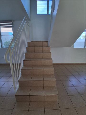 J3 SEROTINA BOSQUE DE LOS PINOS, Bayamon, PR 00956