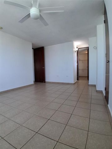 J3 SEROTINA BOSQUE DE LOS PINOS, Bayamon, PR 00956