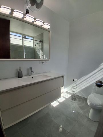 J3 SEROTINA BOSQUE DE LOS PINOS, Bayamon, PR 00956