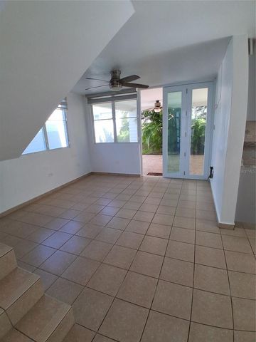 J3 SEROTINA BOSQUE DE LOS PINOS, Bayamon, PR 00956