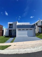 J3 SEROTINA BOSQUE DE LOS PINOS, Bayamon, PR 00956