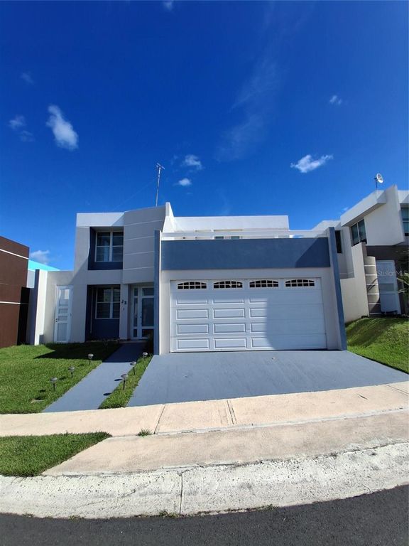 J3 SEROTINA BOSQUE DE LOS PINOS, Bayamon, PR 00956