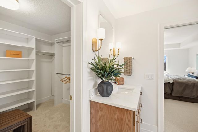 730 Ensconced Way, Chaska, MN 55318