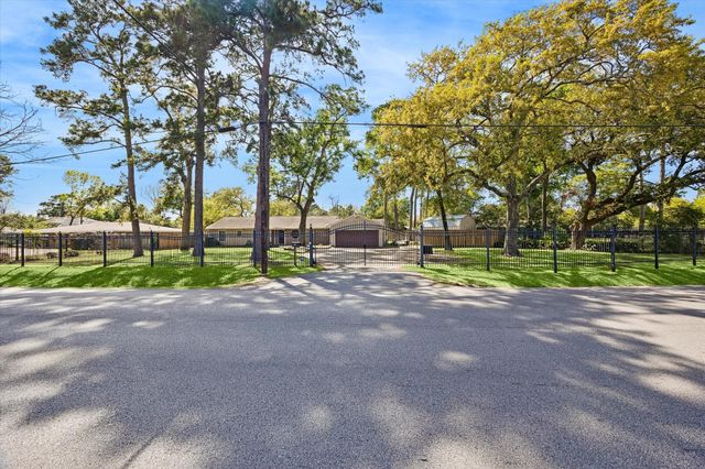 1829 Campbell Road, Houston, TX 77080