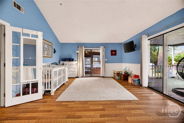 206 E Point Drive, Savannah, GA 31410