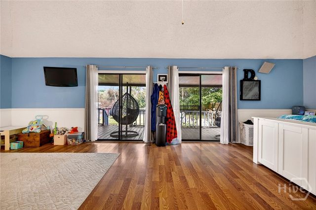 206 E Point Drive, Savannah, GA 31410