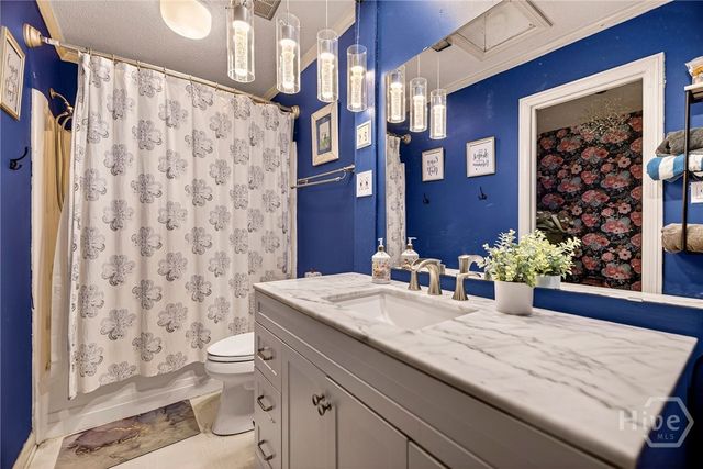 206 E Point Drive, Savannah, GA 31410