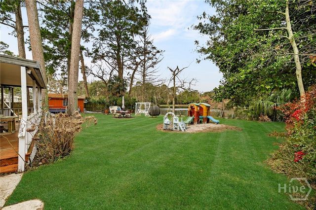 206 E Point Drive, Savannah, GA 31410