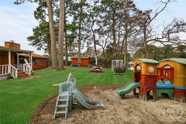 206 E Point Drive, Savannah, GA 31410