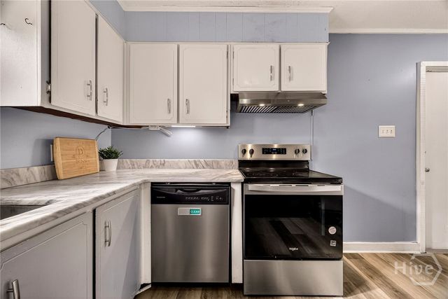 206 E Point Drive, Savannah, GA 31410