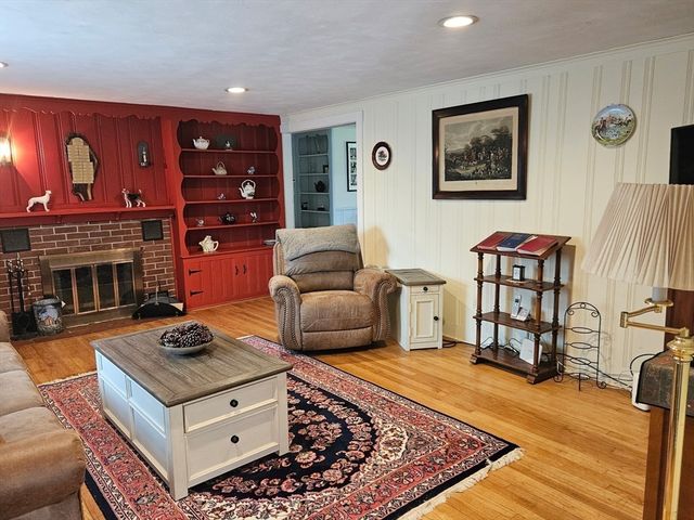 1042 Turkey St, Hardwick, MA 01082