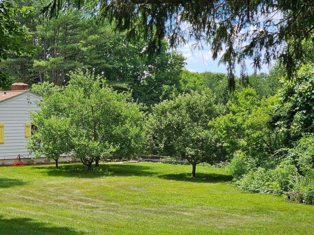 1042 Turkey St, Hardwick, MA 01082