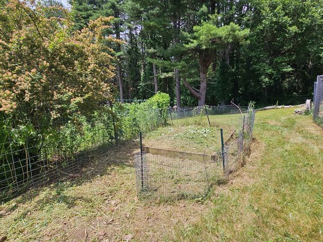 1042 Turkey St, Hardwick, MA 01082