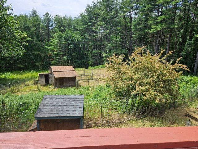 1042 Turkey St, Hardwick, MA 01082