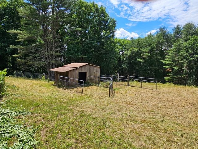1042 Turkey St, Hardwick, MA 01082