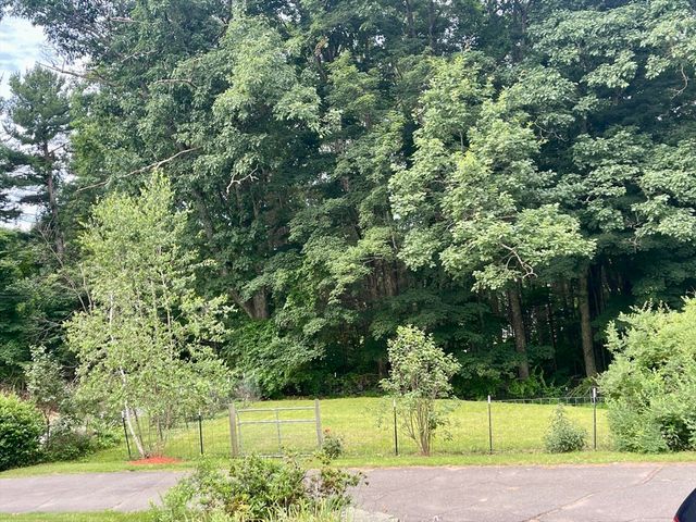 1042 Turkey St, Hardwick, MA 01082