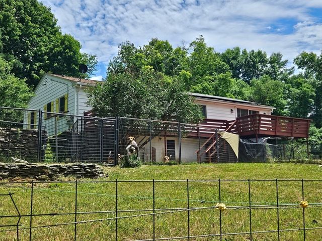 1042 Turkey St, Hardwick, MA 01082