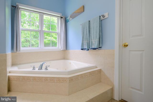 39 RIVER RIDGE LN, Fredericksburg, VA 22406