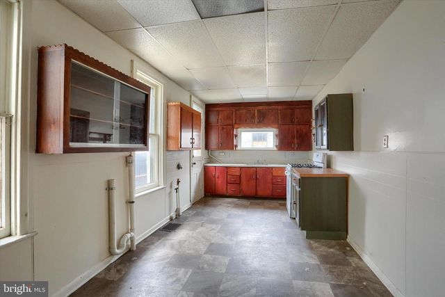 925 W COLLEGE AVE, York, PA 17401