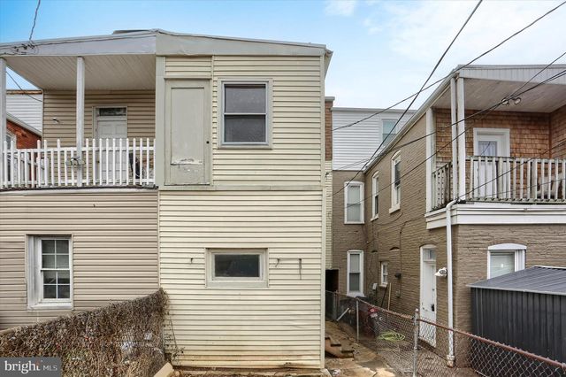 925 W COLLEGE AVE, York, PA 17401