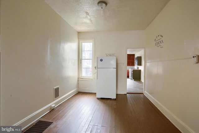 925 W COLLEGE AVE, York, PA 17401