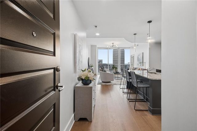 1080 Peachtree Street NE 3215, Atlanta, GA 30309
