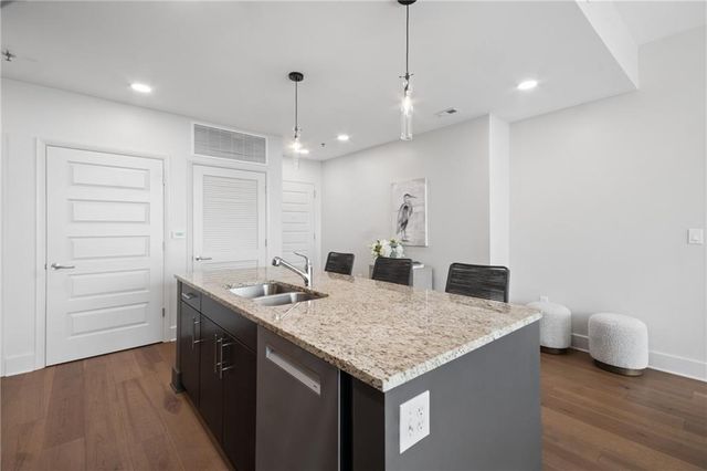 1080 Peachtree Street NE 3215, Atlanta, GA 30309