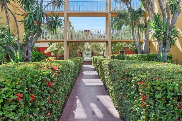 2366 E. Mall Dr Apt. 101, Fort Myers, FL 33901