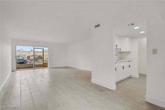 2366 E. Mall Dr Apt. 101, Fort Myers, FL 33901