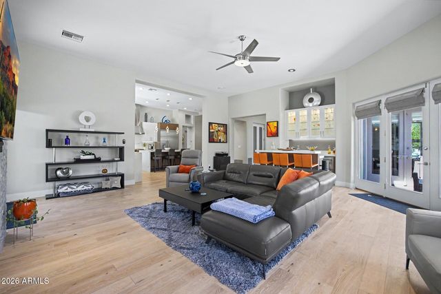 4647 E SANNA Street, Phoenix, AZ 85028