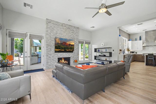 4647 E SANNA Street, Phoenix, AZ 85028