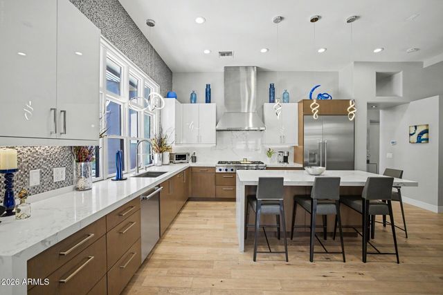 4647 E SANNA Street, Phoenix, AZ 85028