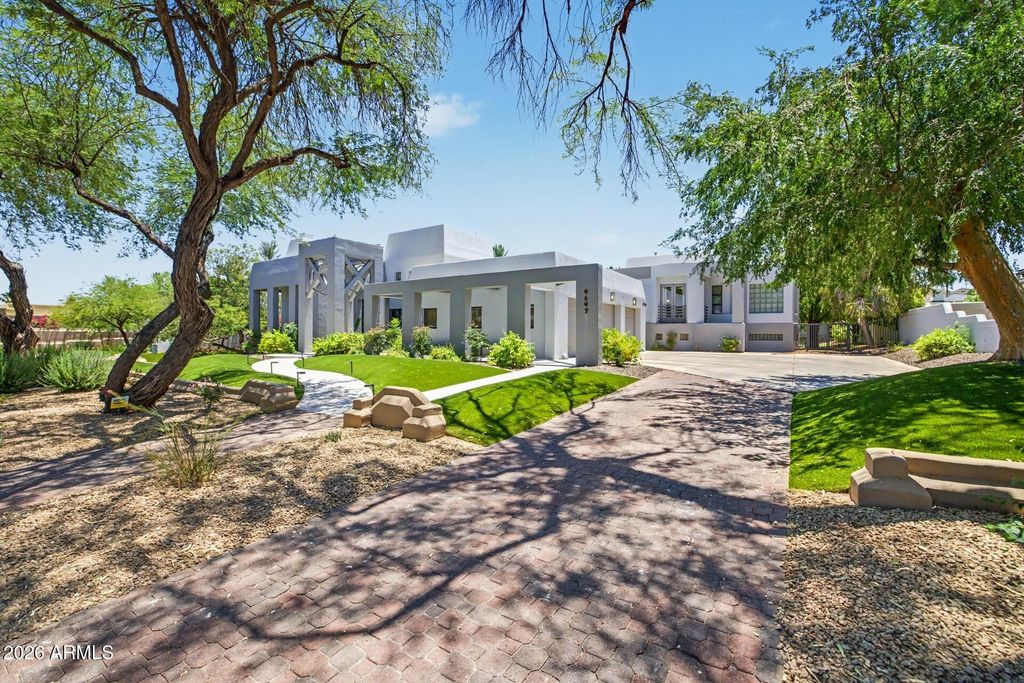 4647 E SANNA Street, Phoenix, AZ 85028 — photo 2