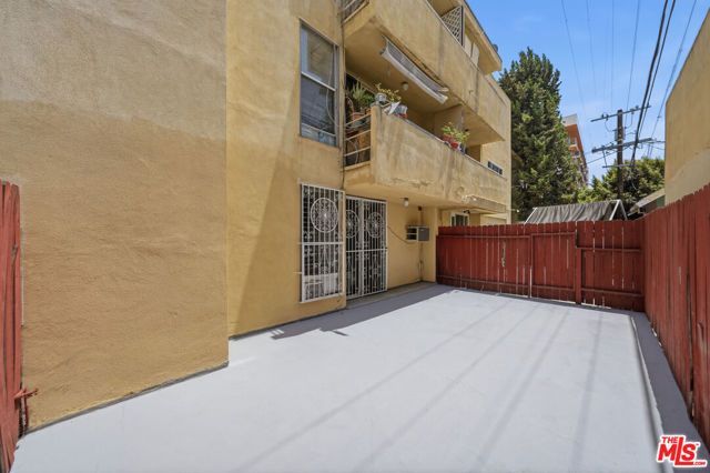425 S Kenmore Avenue 111, Los Angeles, CA 90020