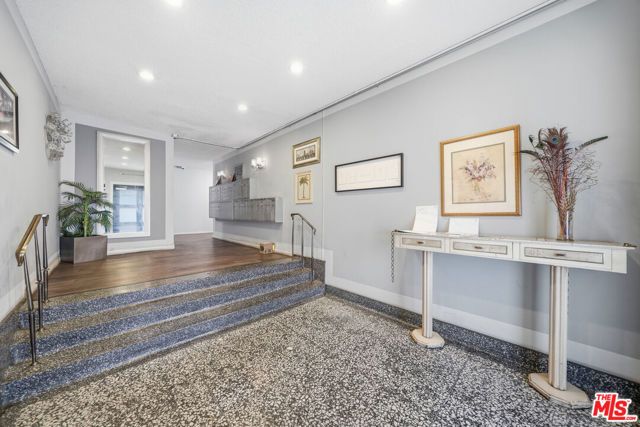 425 S Kenmore Avenue 111, Los Angeles, CA 90020
