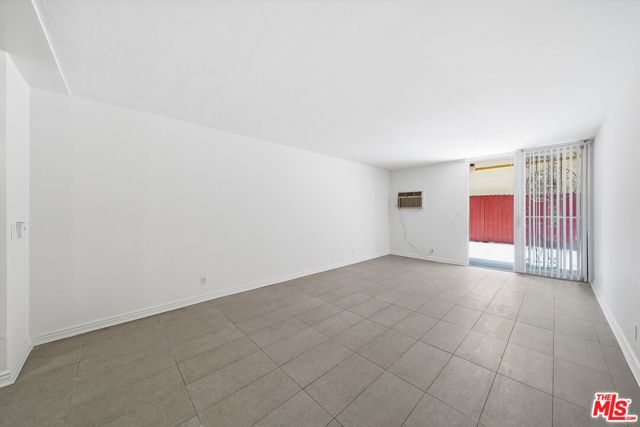 425 S Kenmore Avenue 111, Los Angeles, CA 90020