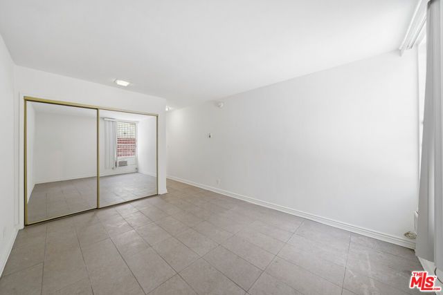 425 S Kenmore Avenue 111, Los Angeles, CA 90020
