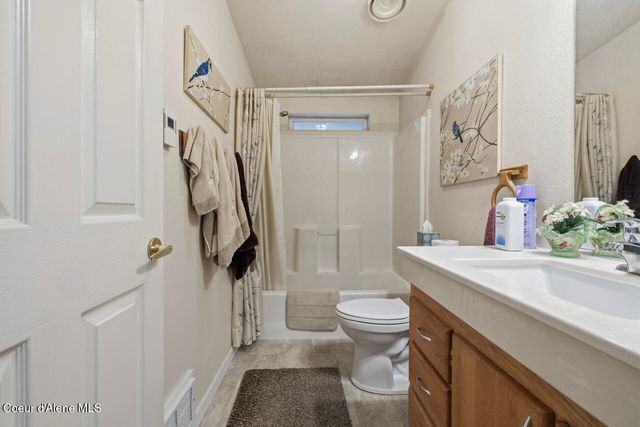 14884 N Batchelder St, Rathdrum, ID 83858