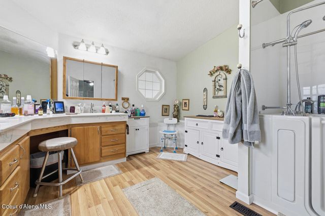 14884 N Batchelder St, Rathdrum, ID 83858