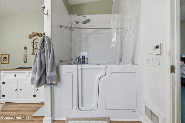 14884 N Batchelder St, Rathdrum, ID 83858