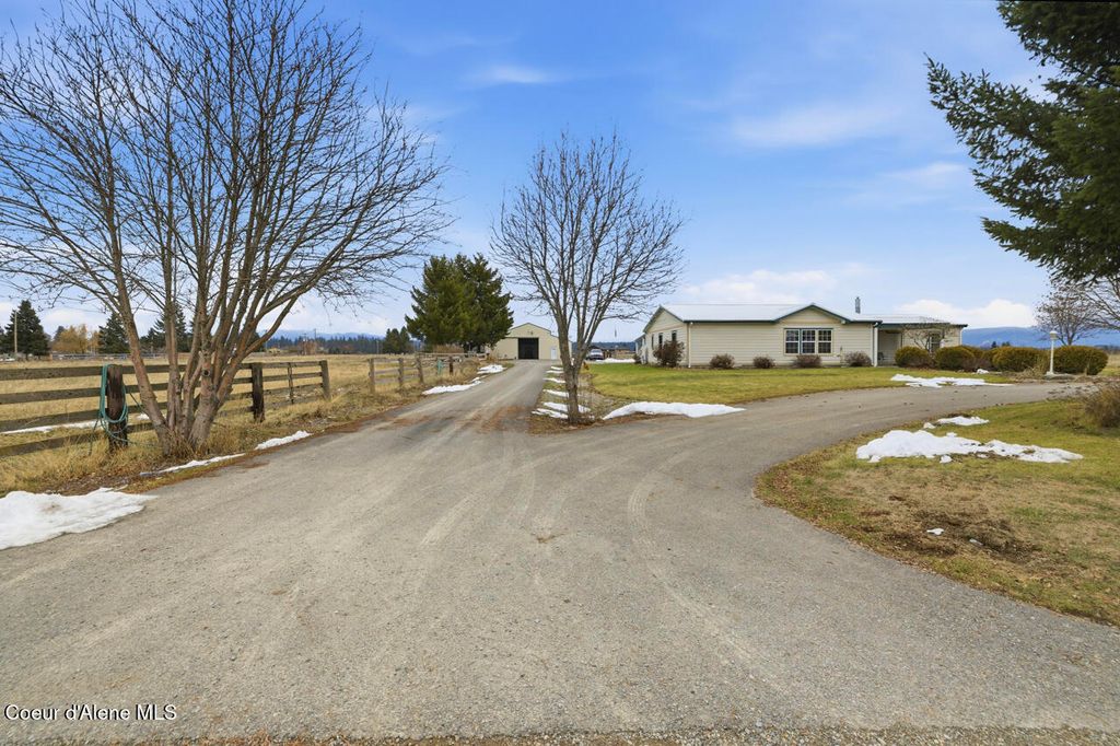 14884 N Batchelder St, Rathdrum, ID 83858