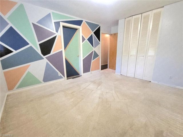 1620 Seven Oaks Place, High Point, NC 27265