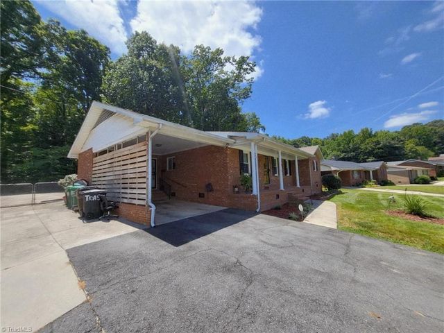 1620 Seven Oaks Place, High Point, NC 27265