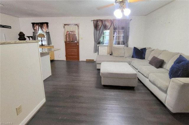 1620 Seven Oaks Place, High Point, NC 27265