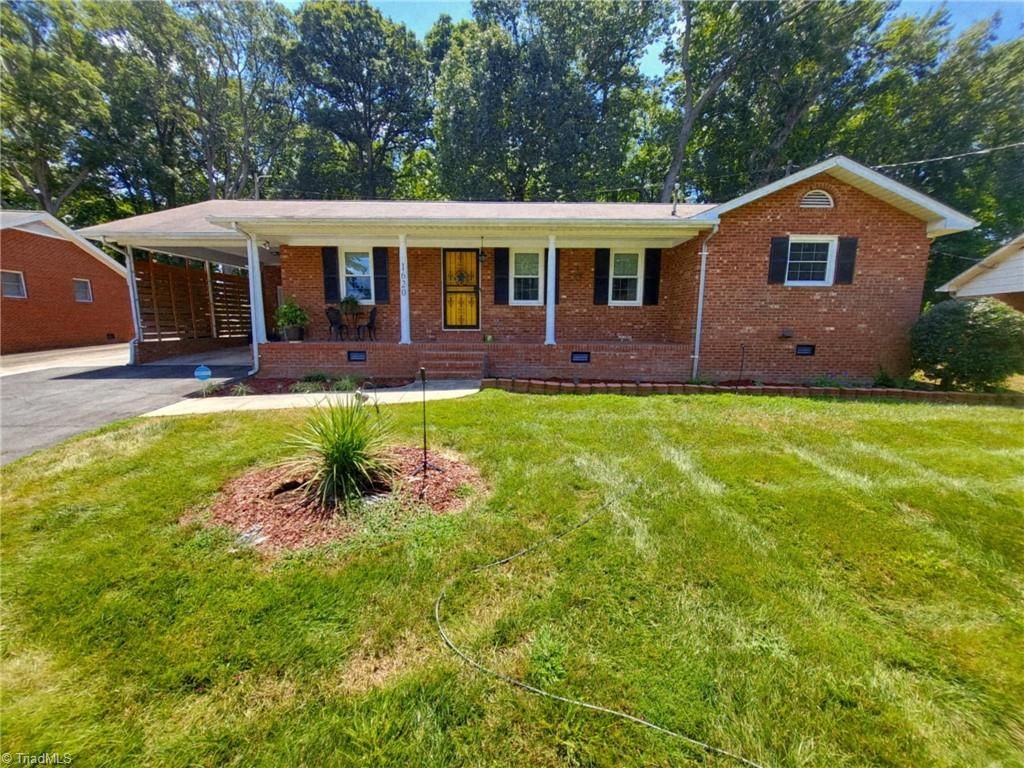 1620 Seven Oaks Place, High Point, NC 27265