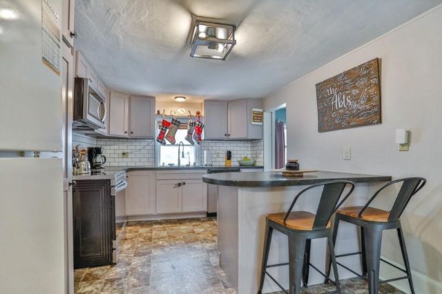 1119 N 9TH AVENUE, Wausau, WI 54401