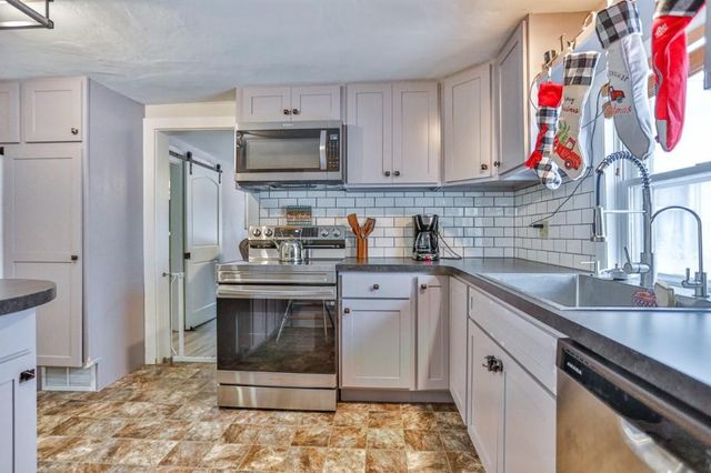 1119 N 9TH AVENUE, Wausau, WI 54401